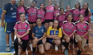 Equipe feminina da AHPA/SESPOR/SICOOB vence seu primeiro confronto na Superliga Escolar
