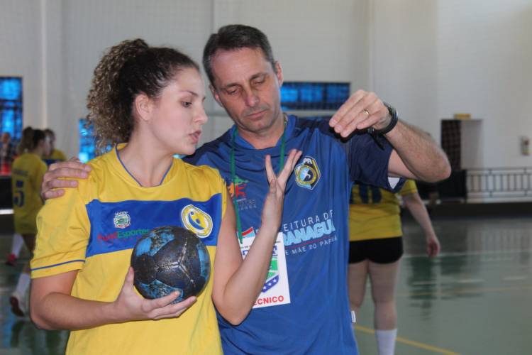 AHPA/SESPOR vence a primeira no Paranaense de Handebol