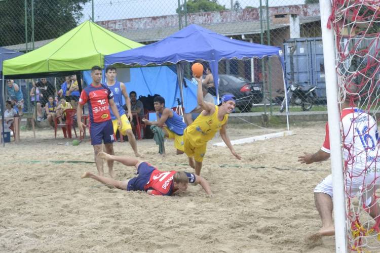 AHPA/SESPOR participa da Copa Paraná de Handebol de Areia