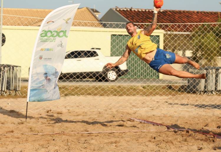 Equipes da AHPA/SESPOR conquistam primeira etapa da Copa Paraná de Handebol de Areia