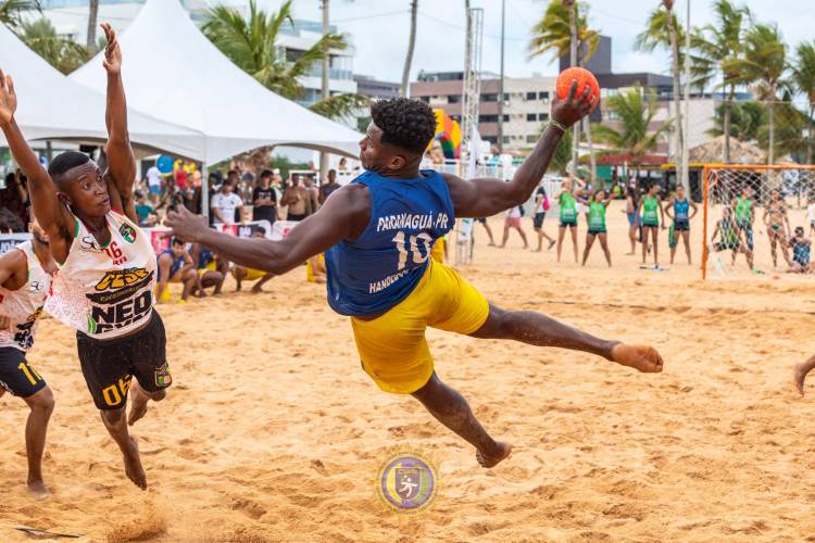 AHPA/SESPOR/SICOOB/Bananina é a 4ª melhor equipe do Brasil no Handebol de Praia