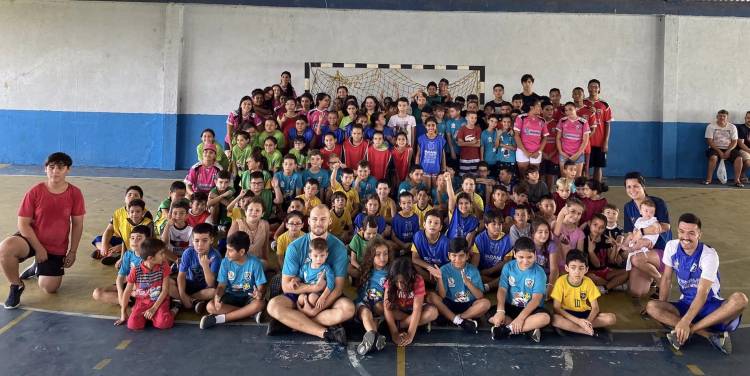 Festival de Mini-Handebol agitou a tarde deste sábado na Escola Edinéa Garcia