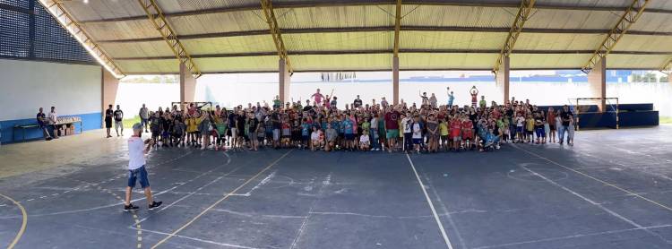 Festival de Mini-Handebol agitou a tarde deste sábado na Escola Edinéa Garcia