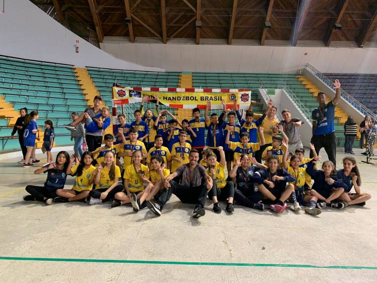 AHPA/SESPOR/SICOOB/Bananina participou do Festival E+E=10 de Mini-Handebol