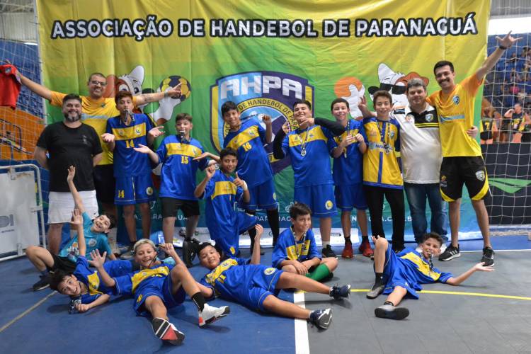 AHPA/SESPOR/SICOOB/Bananina é Campeã do Festival Paranaense de Handebol