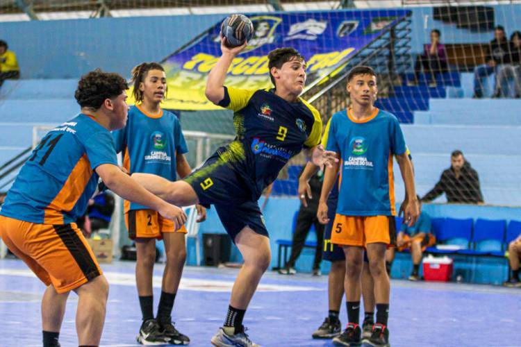 AHPA/SESPOR/SICOOB joga em casa pela Superliga Escolar