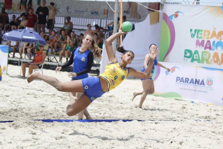 Líder do Circuito, AHPA/SESPOR/SICOOB volta a jogar pelo Paranaense de Handebol de Praia no fim de semana