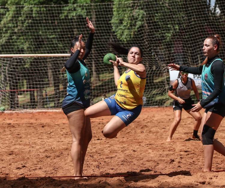 AHPA/SESPOR/SICOOB busca título do Paranaense de Handebol de Praia neste fim de semana