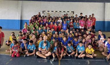 Festival de Mini-Handebol agitou a tarde deste sábado na Escola Edinéa Garcia