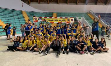 AHPA/SESPOR/SICOOB/Bananina participou do Festival E+E=10 de Mini-Handebol