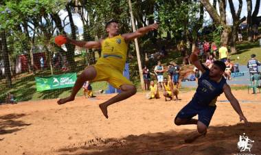 AHPA/SESPOR/SICOOB/Bananina estreia no Paranaense de Handebol de Praia neste fim de semana