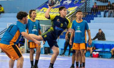 AHPA/SESPOR/SICOOB joga em casa pela Superliga Escolar