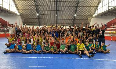 AHPA/SESPOR/SICOOB realiza 1º Festival de Mini-Handebol do ano com participação de 150 crianças