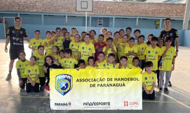 AHPA/SESPOR/SICOOB/Paranaguá realiza palestra sobre Handebol de Praia na Escola Municipal Nascimento Júnior