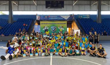 Festival de Encerramento reúne cerca de 200 crianças e celebra um ano histórico do Mini-Handebol em Paranaguá