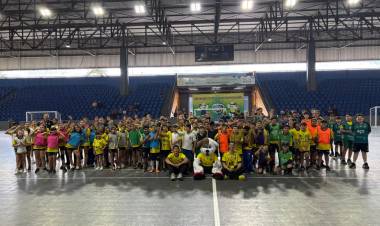 2ª Etapa das Olimpíadas Escolares de Mini-Handebol 2026 reúne cerca de 150 crianças na Arena Albertina Salmon