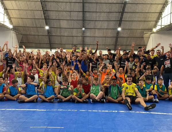 AHPA/SESPOR/SICOOB realiza 1º Festival de Mini-Handebol do ano com participação de 150 crianças