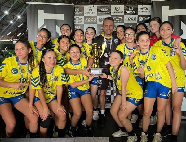 AHPA/SESPOR/SICOOB/Paranaguá conquista medalha de bronze no Campeonato Paranaense Infantil de Handebol 2025