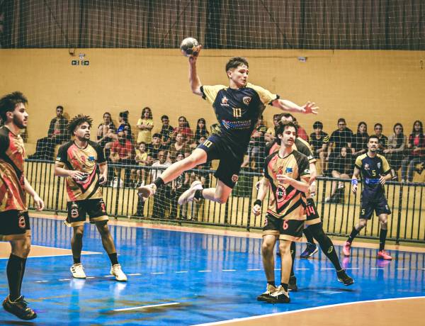 Paranaguá Vai em Busca da Classificação na Fase Estadual dos JAPS 2025 com Otimismo e Força Total no Handebol Masculino