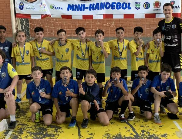 AHPA/SESPOR/SICOOB/Paranaguá celebra desempenho no Festival Paranaense de Handebol em Palmeira