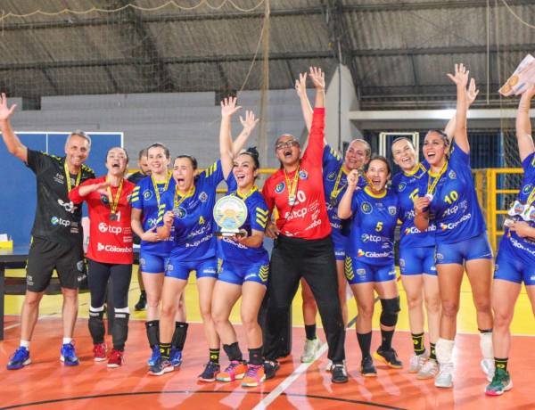 AHPA/SESPOR/SICOOB/Paranaguá conquista o vice-campeonato da Copa Guaratuba na categoria 37+ feminina