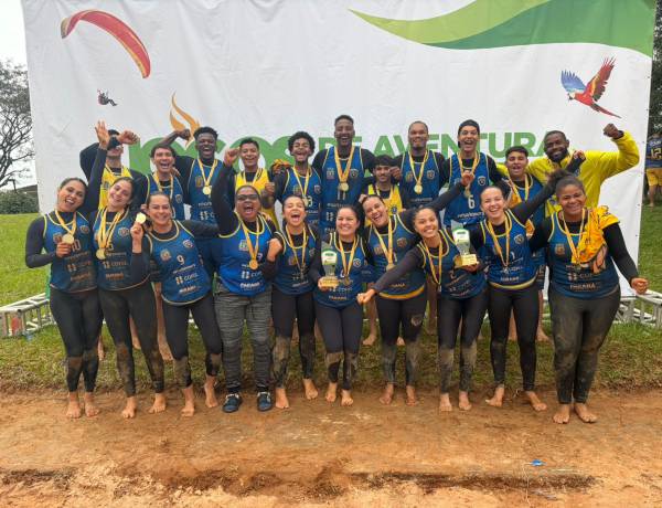 AHPA/SESPOR/SICOOB/Paranaguá conquista títulos masculino e feminino na abertura do Circuito Paranaense de Handebol de Praia 2026