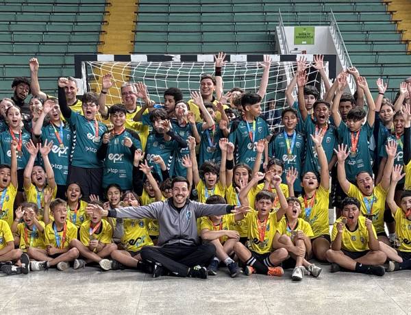 AHPA/SESPOR/SICOOB/Paranaguá proporciona experiência inesquecível para 80 crianças no Festival de Mini-Handebol em Curitiba