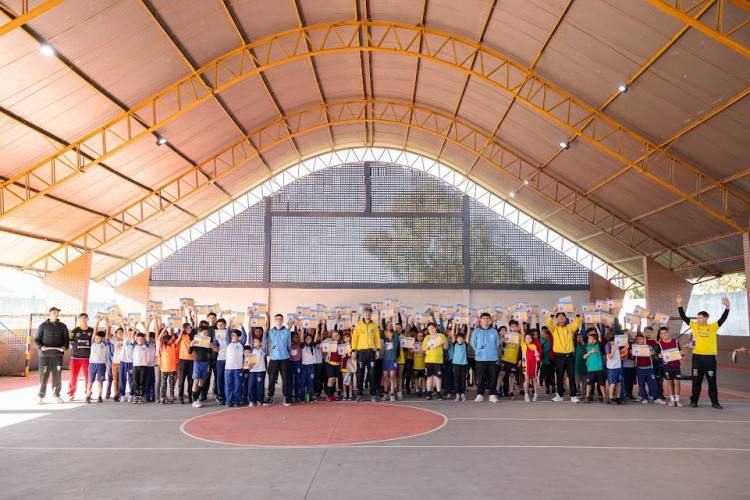 Mini-Handebol em Festa: Primeira Etapa das Olimpíadas Escolares Reúne 104 Crianças em Paranaguá