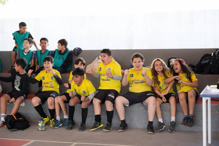 Mini-Handebol em Festa: Primeira Etapa das Olimpíadas Escolares Reúne 104 Crianças em Paranaguá