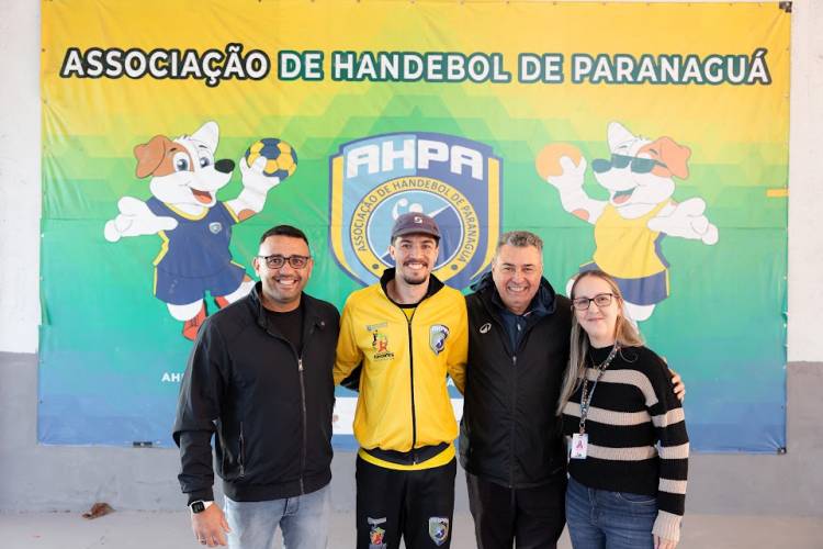 Mini-Handebol em Festa: Primeira Etapa das Olimpíadas Escolares Reúne 104 Crianças em Paranaguá