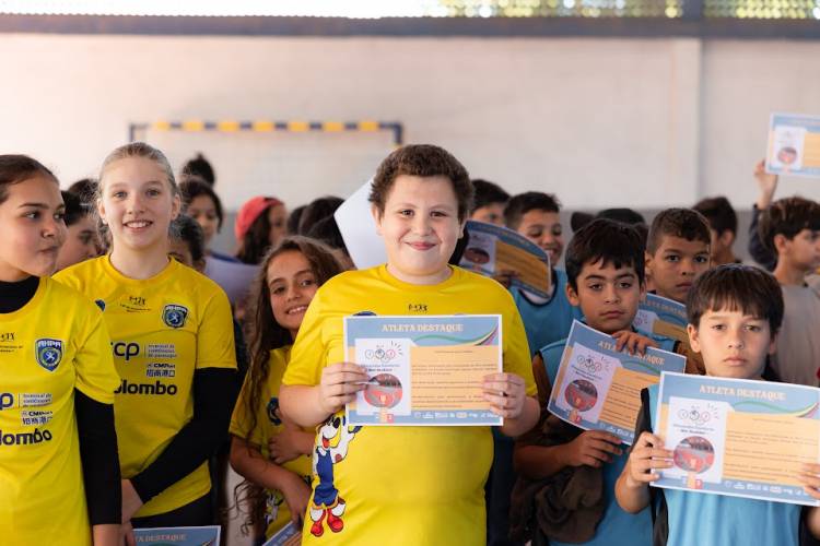 Mini-Handebol em Festa: Primeira Etapa das Olimpíadas Escolares Reúne 104 Crianças em Paranaguá