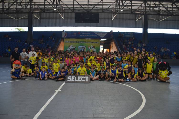 4ª edição do Festival Parnanguara de Mini-Handebol reúne 300 crianças e fortalece tradição em Paranaguá