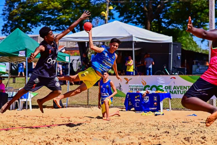 Paranaguá se prepara para defender título no Handebol de Praia na Fase Estadual dos 37º Jogos da Juventude do Paraná  2025