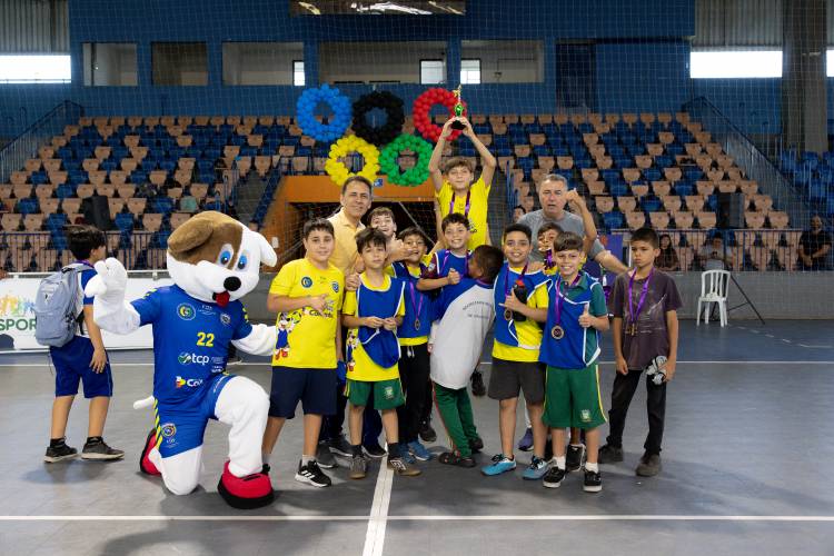 Etapa Final das Olimpíadas Escolares de Mini-Handebol 2025 reúne 120 alunos e encerra temporada com grande sucesso