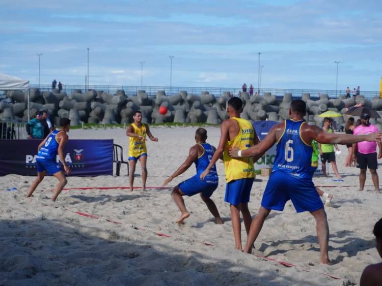 AHPA/SESPOR/SICOOB/Paranaguá faz temporada histórica e domina o Circuito Paranaense de Handebol de Praia 2025/2026