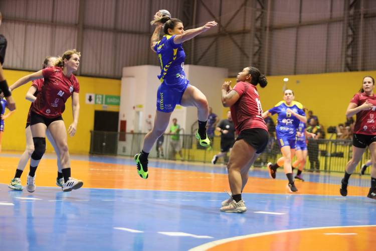 AHPA/SESPOR/SICOOB/Paranaguá domina em casa, vence tudo e avança com autoridade à semifinal do Paranaense de Handebol!
