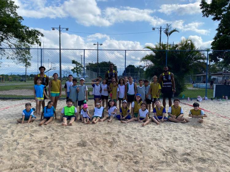 Festival de Mini-Handebol de Praia encanta crianças e reforça futuro do esporte em Paranaguá