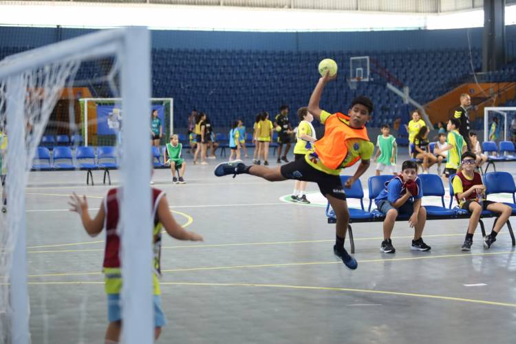 Festival Primeiros Passos 2026 encanta crianças e celebra o início de mais uma temporada do mini-handebol em Paranaguá