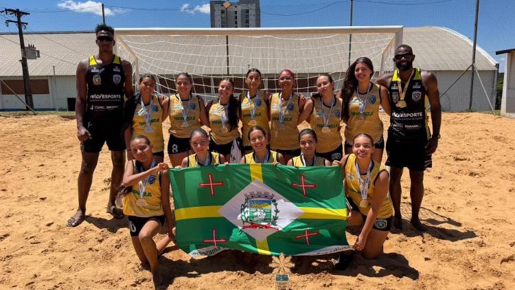 AHPA/SESPOR/SICOOB/Paranaguá conquista ouro no masculino e prata no feminino no handebol de praia dos Jogos da Juventude do Paraná 2026